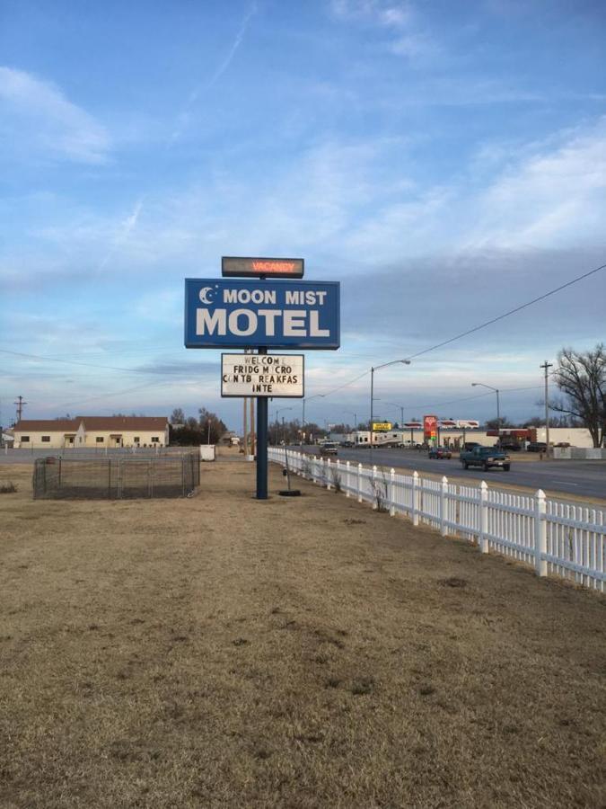 Moon Mist Motel Meade 外观 照片