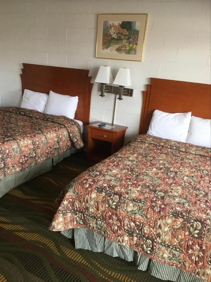 Moon Mist Motel Meade 外观 照片